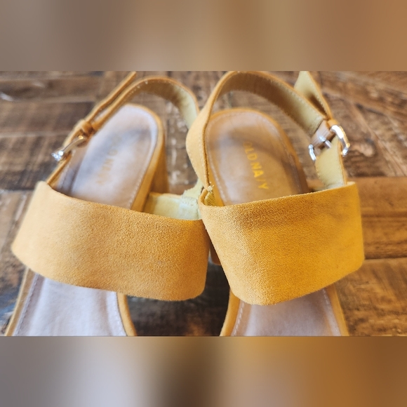 Old Navy Block Heel Sandals in Mustard Suede Size 10 - Picture 4 of 15